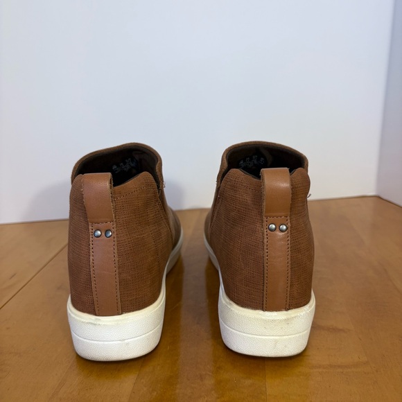 Ryka Women's Vera Wedge Sneaker Bootie 8 - Picture 4 of 12